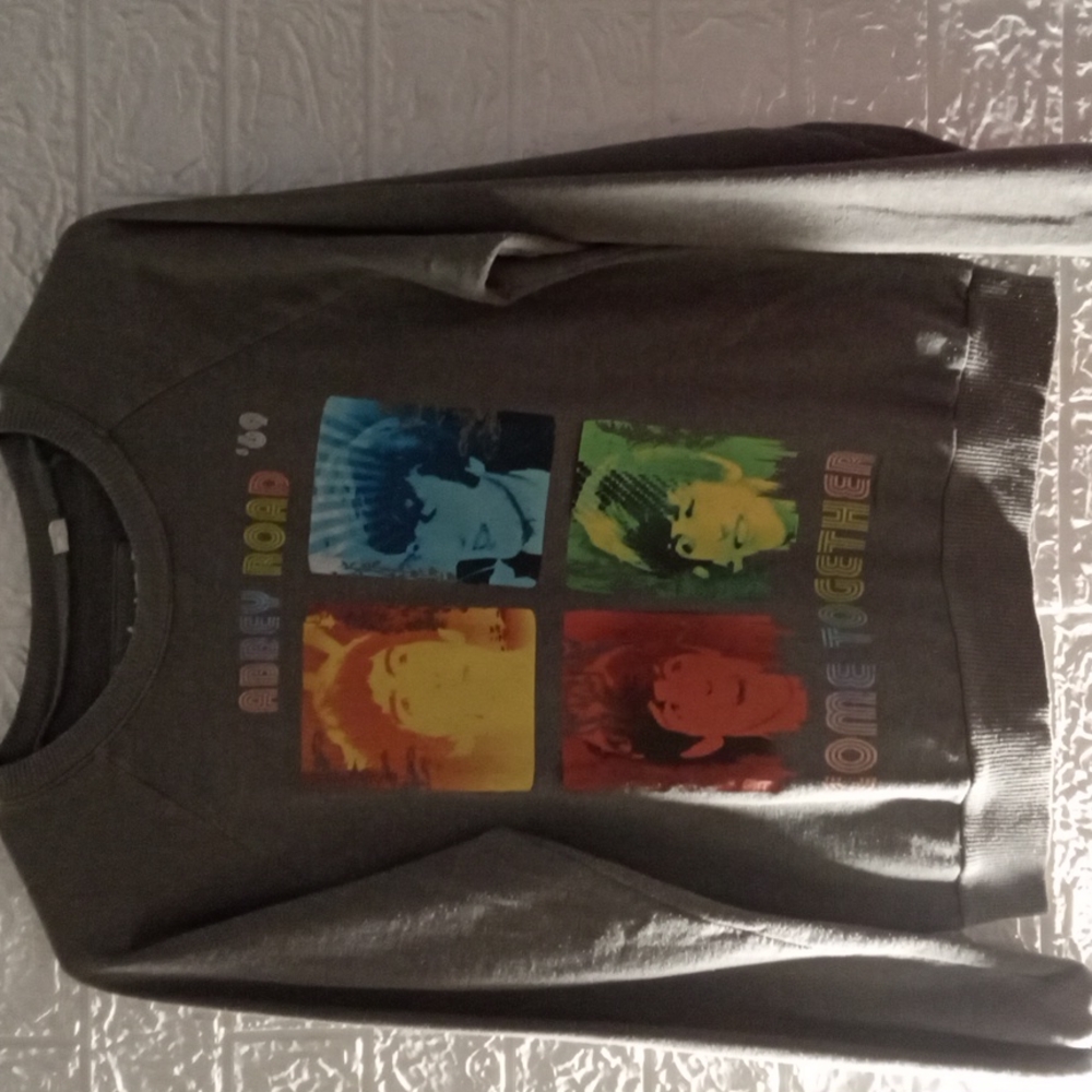Mighty Fine Abbey Rd. Beatles sweatshirt - Picture 1 of 3